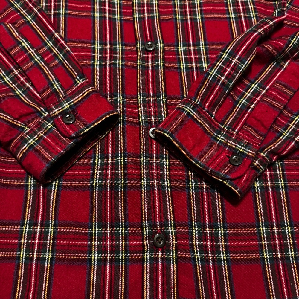 L.L. Bean Men's Red and Green Plaid Button Down Shirt - Picture 6 of 9